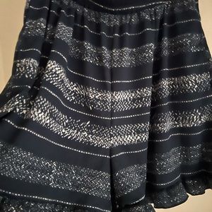 LuLaroe Medium Jude shorts